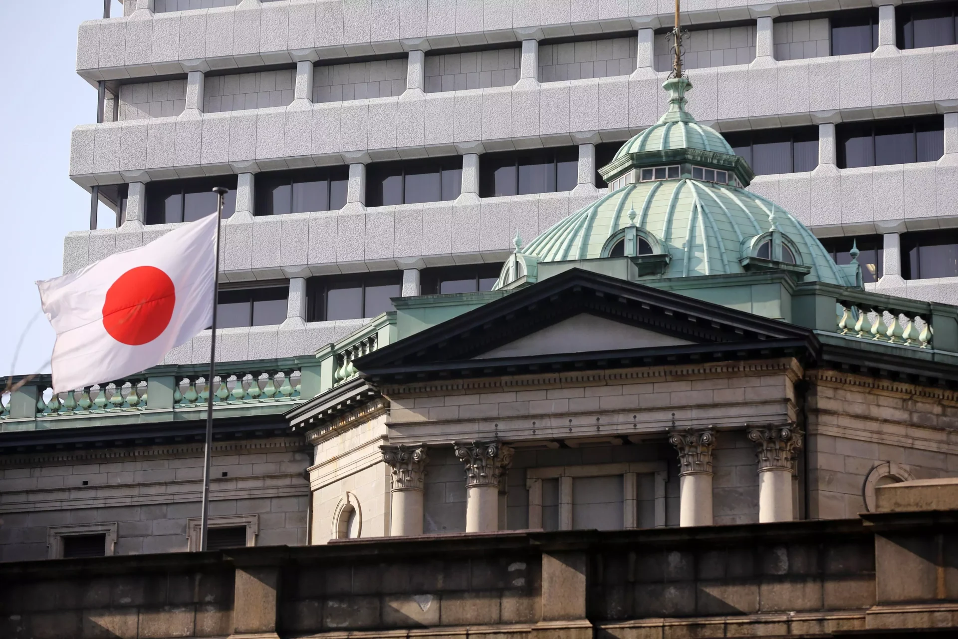 Yen surges to one-year high against dollar ahead of Fed meeting 5 Yen Soars to One-Year High as U.S. Dollar Crumbles Ahead of Fed’s Rate Decision